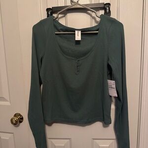 NWT Abound Womens Long sleeve
